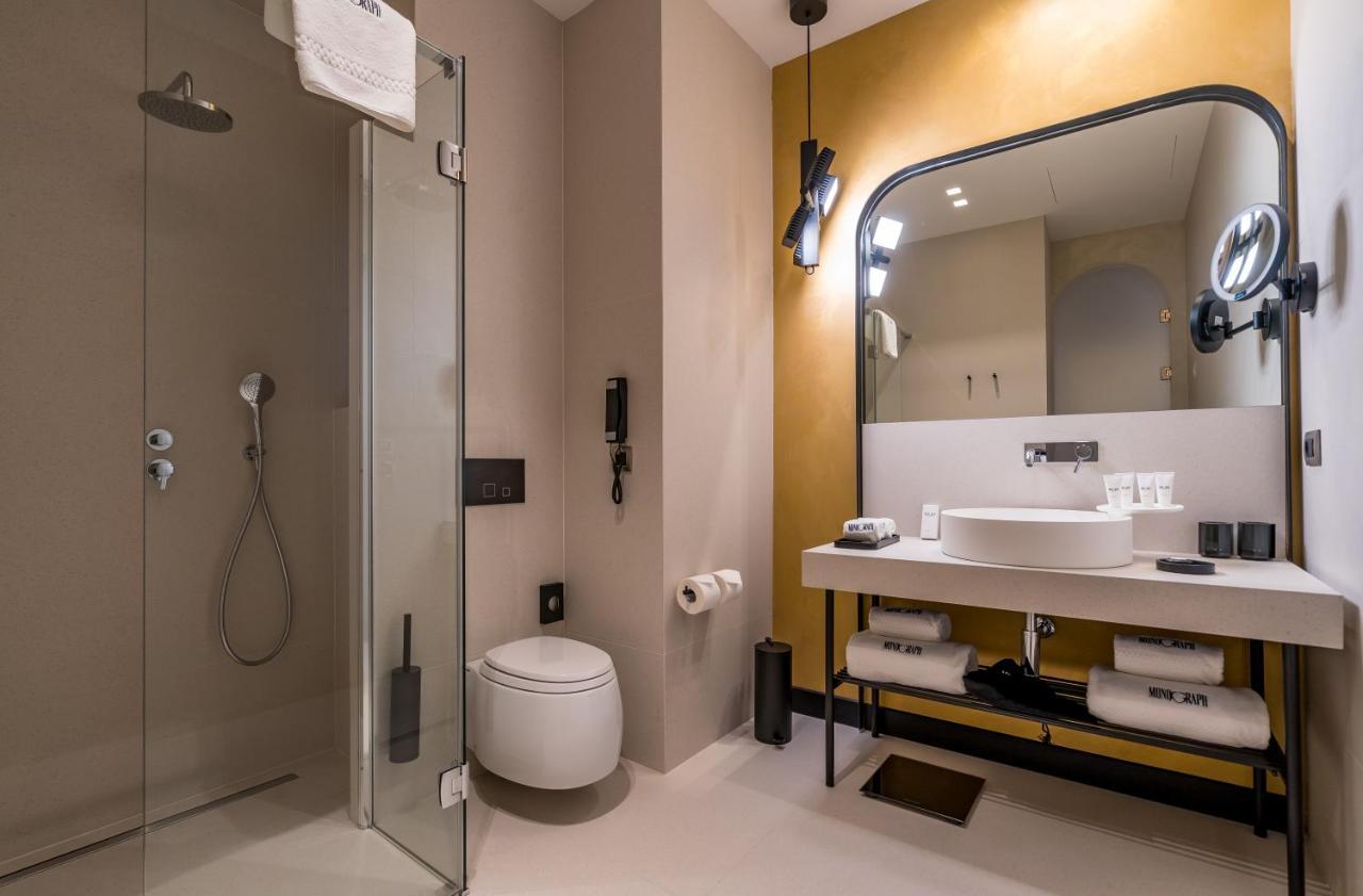 Hotel Monograph Freedom Square Tbilisi Exterior foto Bathroom