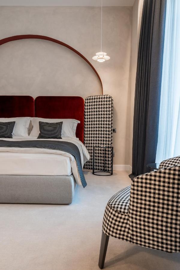 Hotel Monograph Freedom Square Tbilisi Exterior foto A bedroom at the hotel
