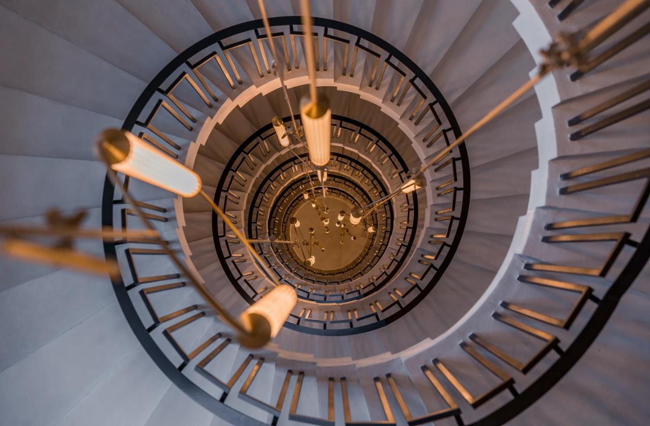 Hotel Monograph Freedom Square Tbilisi Exterior foto Spiral staircase