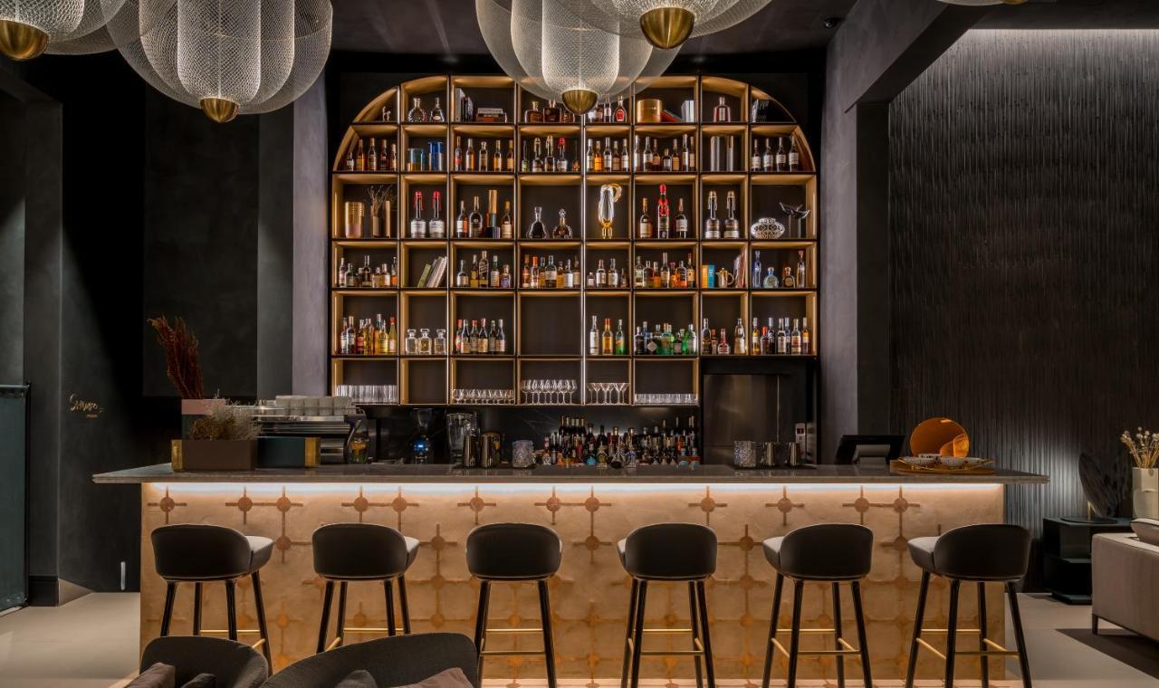 Hotel Monograph Freedom Square Tbilisi Exterior foto The bar at the restaurant